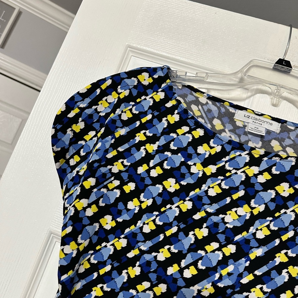 Liz Claiborne Petite Abstract Pattern Summer Top - Picture 4 of 11